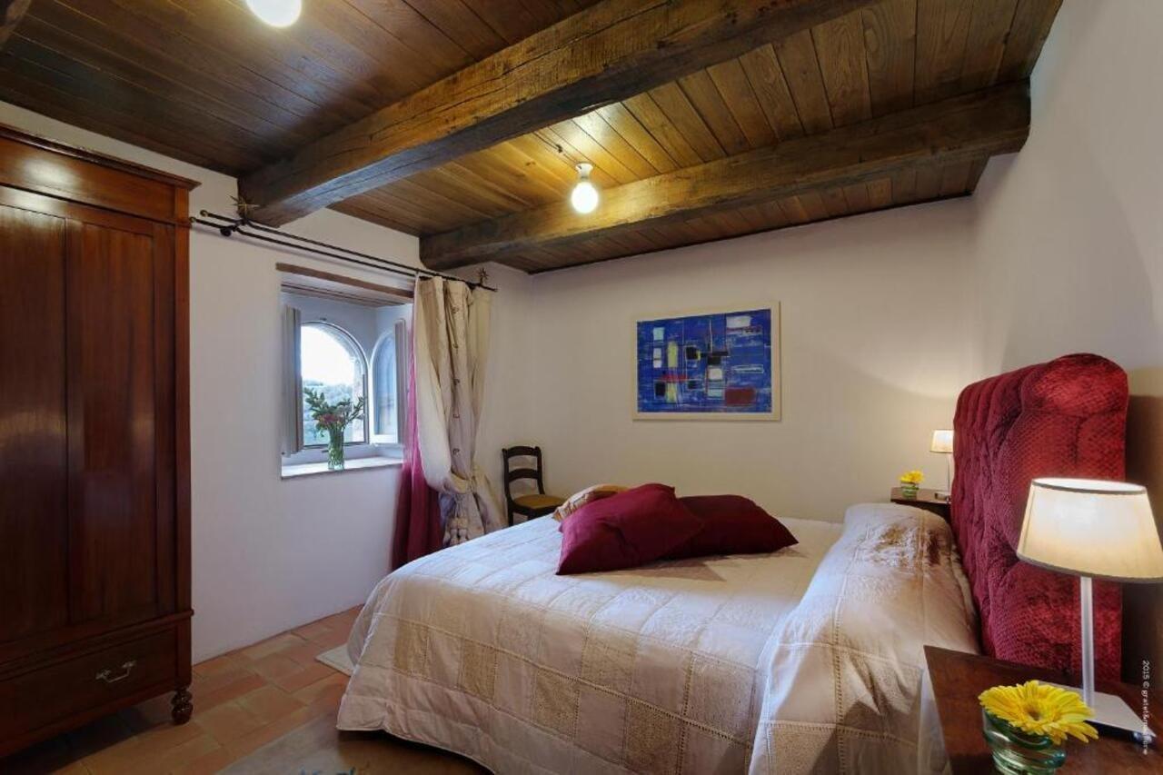 Отель Castello Di Postignano Sellano Экстерьер фото
